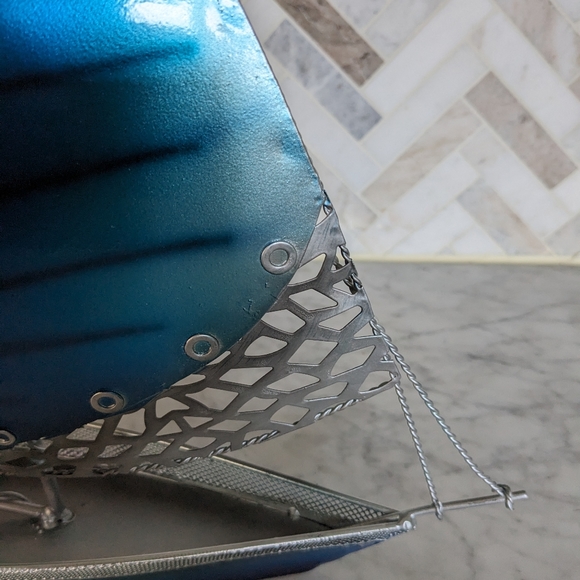 Nautica 15" metal standing sailboat. Silver and blue - Picture 5 of 6